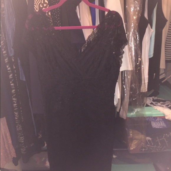 Dresses - Picture 6 of 8